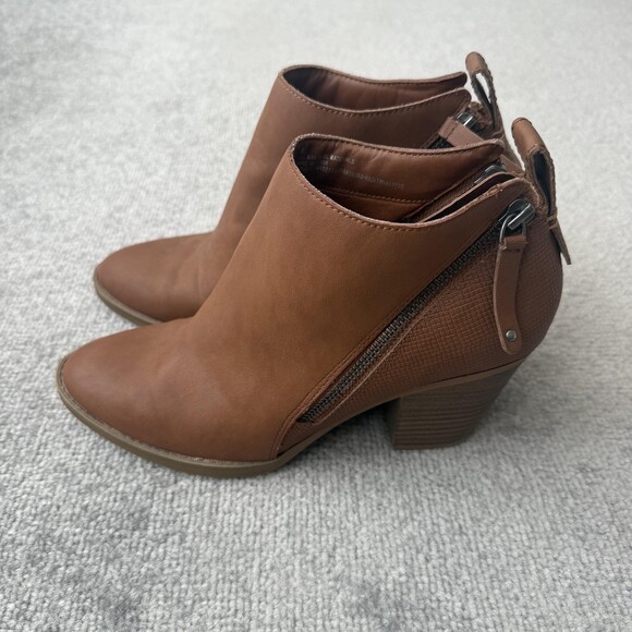 Dolce Vita Shoes - DV Boots Womens Size 8.5 Ankle Block Heel Booties Zip Textured Casual Shoes
